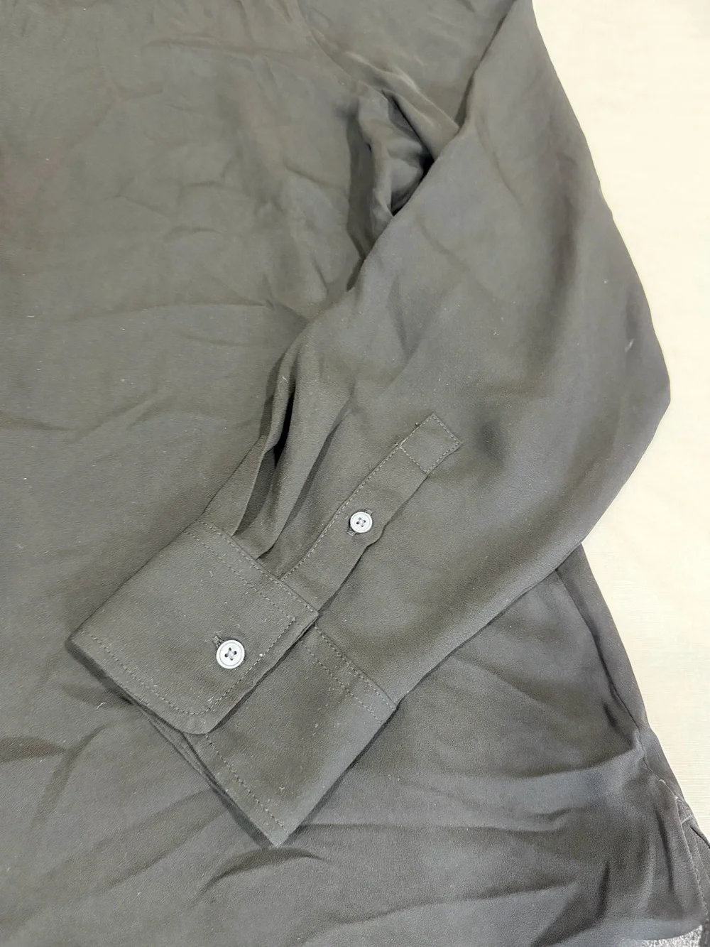 Banana Republic Dillon Classic Fit Top Women’s Large Black L/Sleeve Button Down